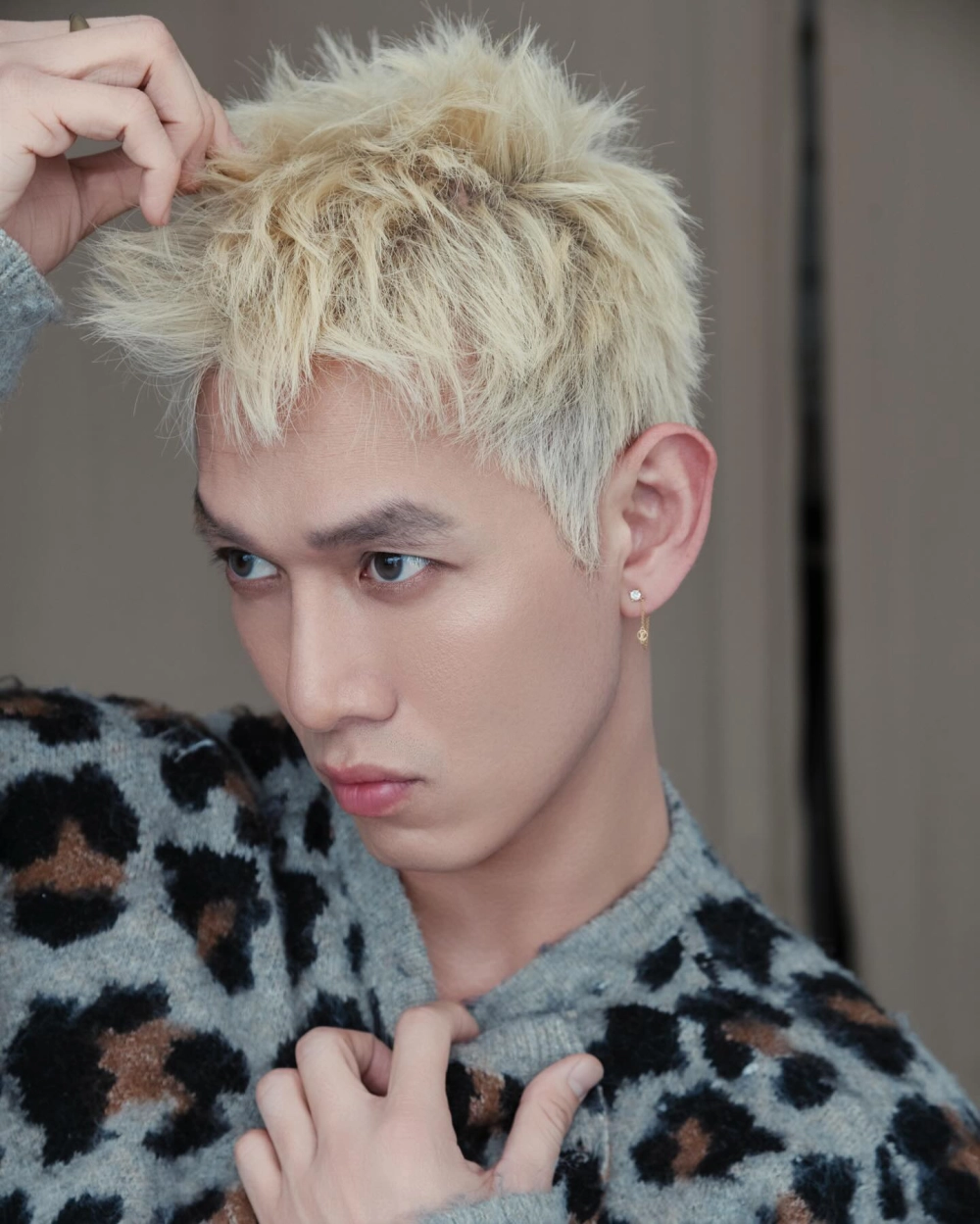 Thưởng thức giọng hát của Song Luân trong những ca khúc đặc sắc.