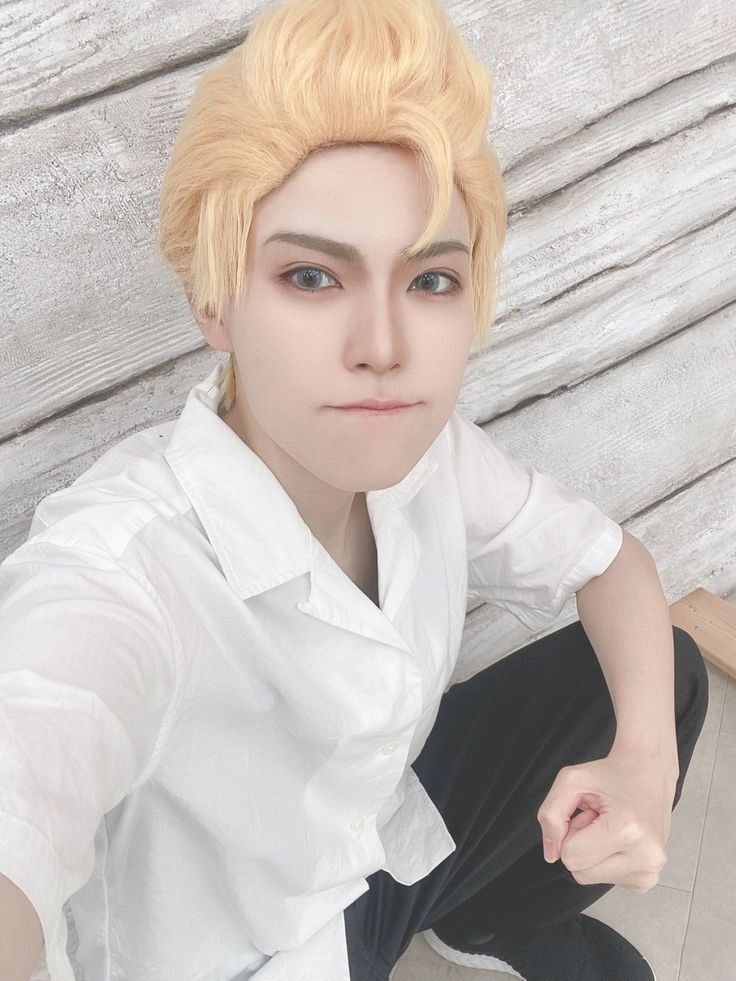 Hanagaki Takemichi cosplay đầy khí chất khiến fan mê