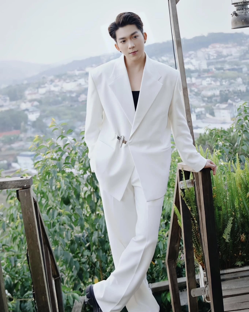 Tăng phúc kỳ vọng sai lầm lyrics khiến fan xúc động nghẹn ngào