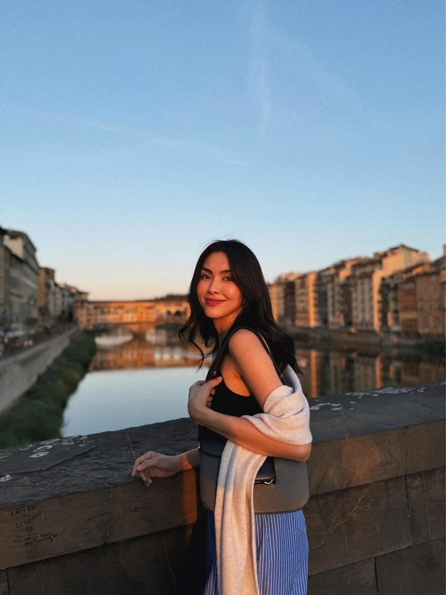 Phong cách đầy cuốn hút của kính mát Tăng Thanh Hà