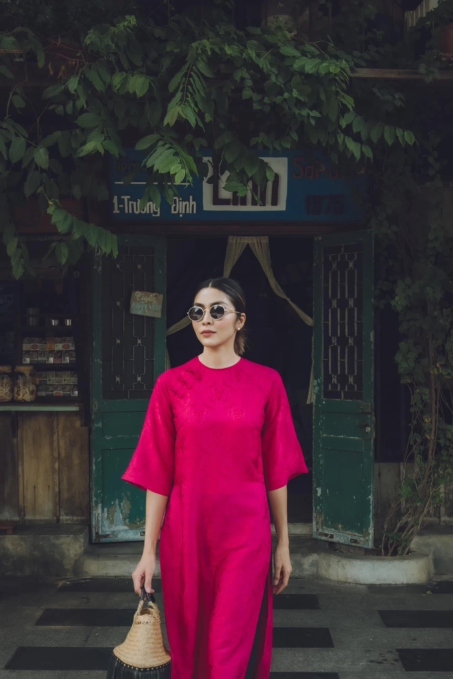Tăng Thanh Hà mặc áo dài – Đẳng cấp quyến rũ không thể phủ nhận