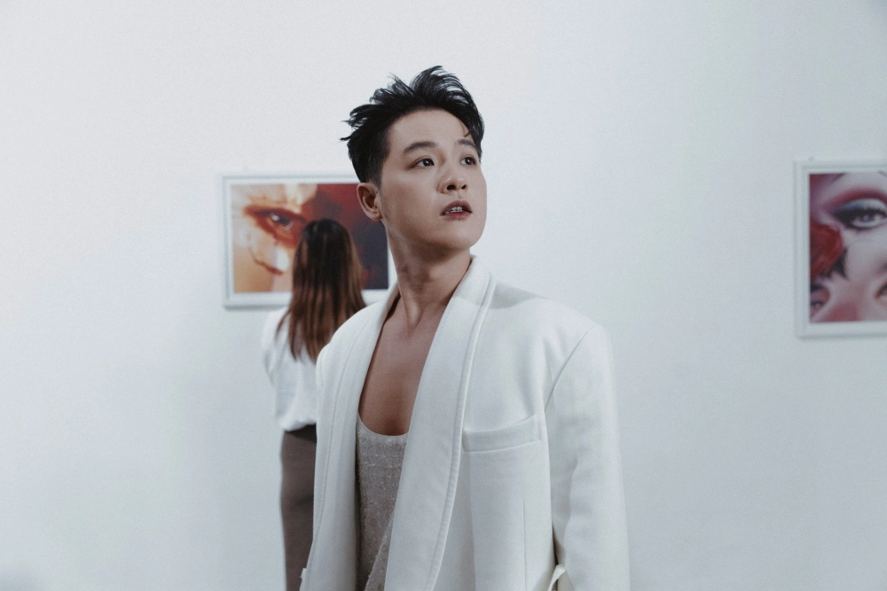 tình anh bán chiếu thanh duy lyrics mang đến câu chuyện tình yêu đầy cảm động và sâu sắc.