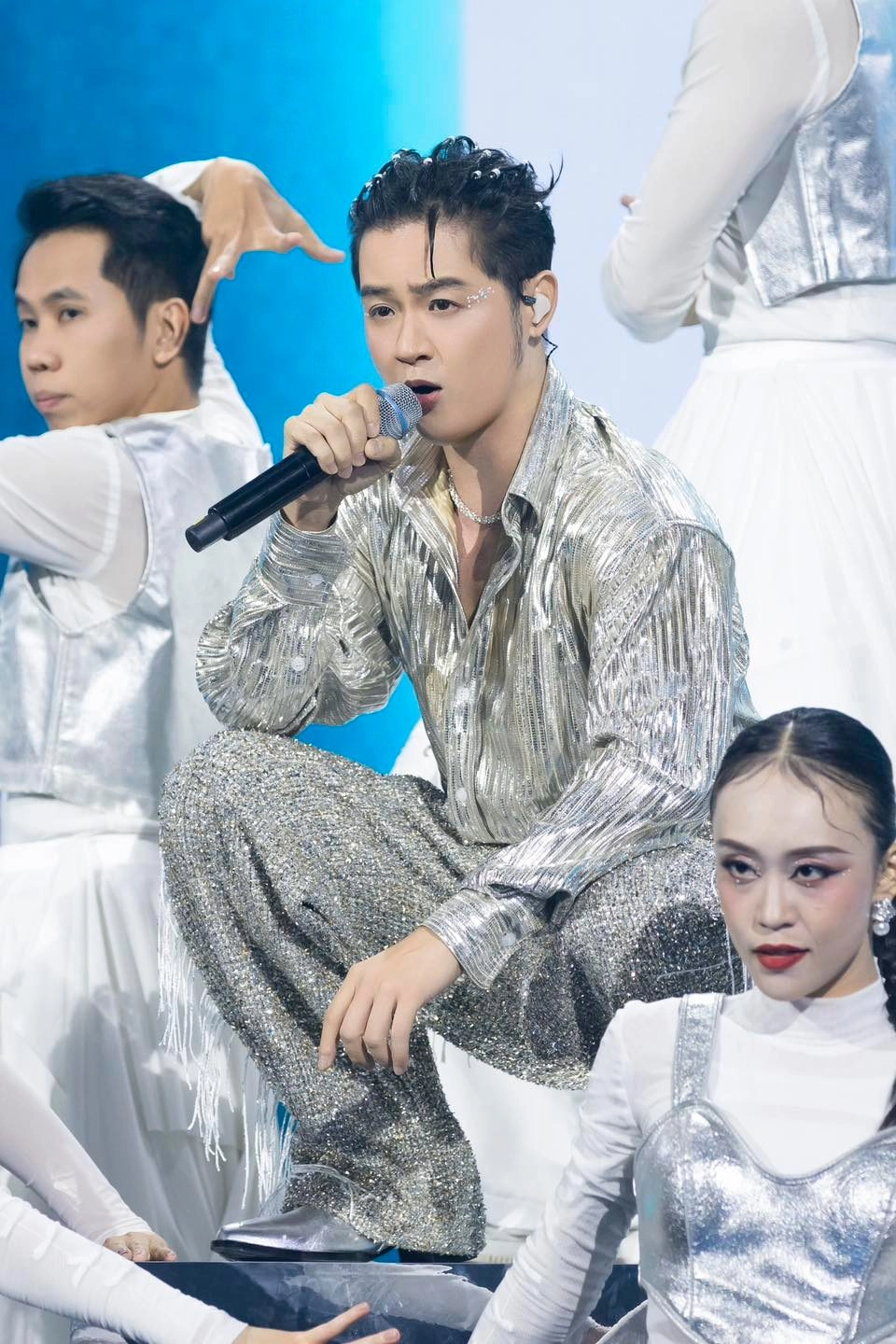 Trong chương trình gương mặt thân quen, Thanh Duy nổi bật với khả năng giả giọng xuất sắc.