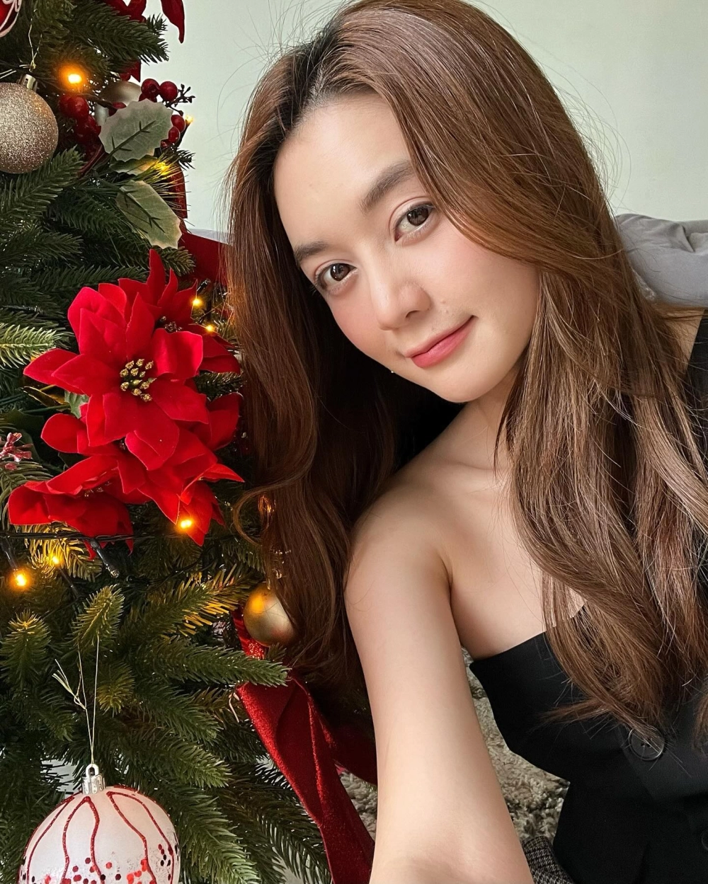 Thiều Bảo Trang khoe thần thái cuốn hút trong concept mới