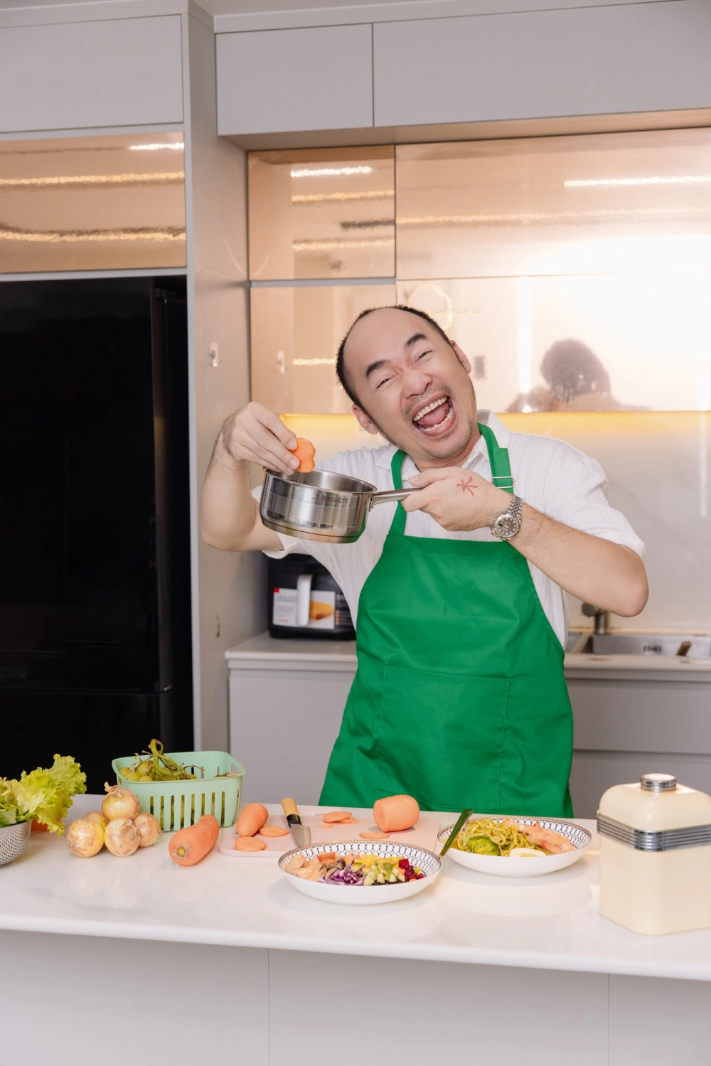 Tiến Luật 7 nụ cười xuân mang đến những giây phút hài hước và vui nhộn