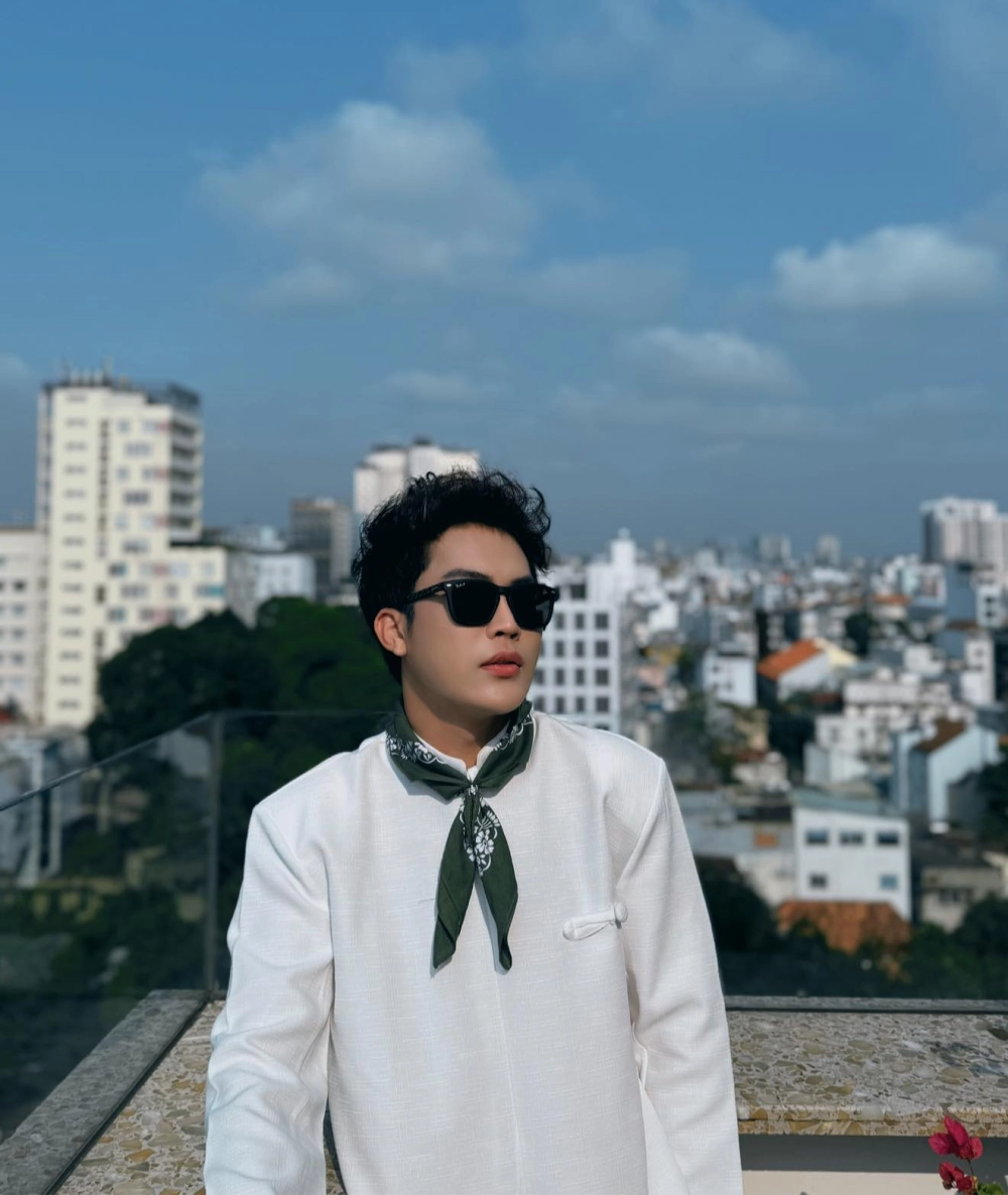 Thông tin về Tiêu Minh Phụng con của ai, nguồn gốc nghệ sĩ.