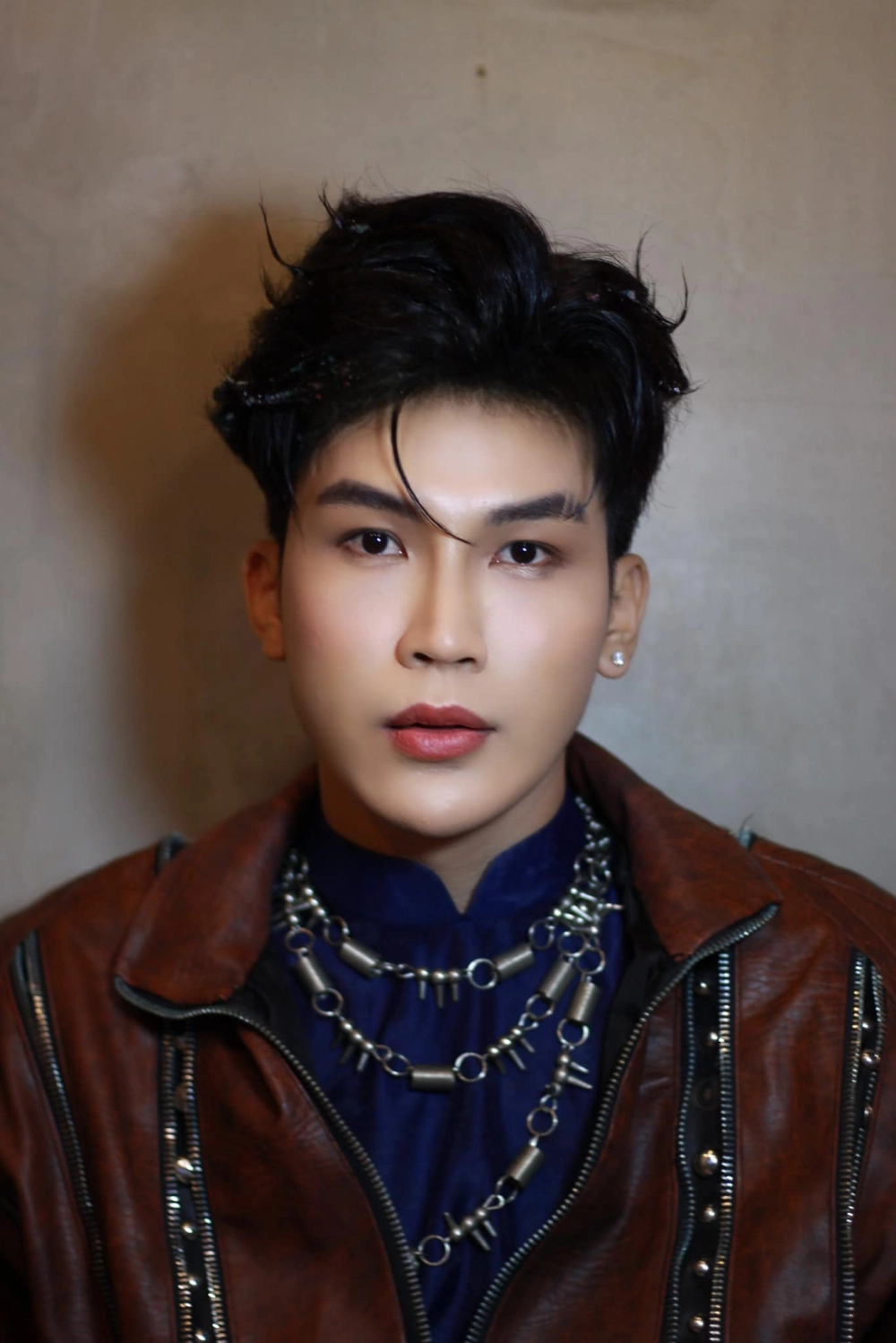 Khám phá phong cách Lý rapper Tiêu Minh Phụng, sự pha trộn cải lương và hip hop độc đáo.