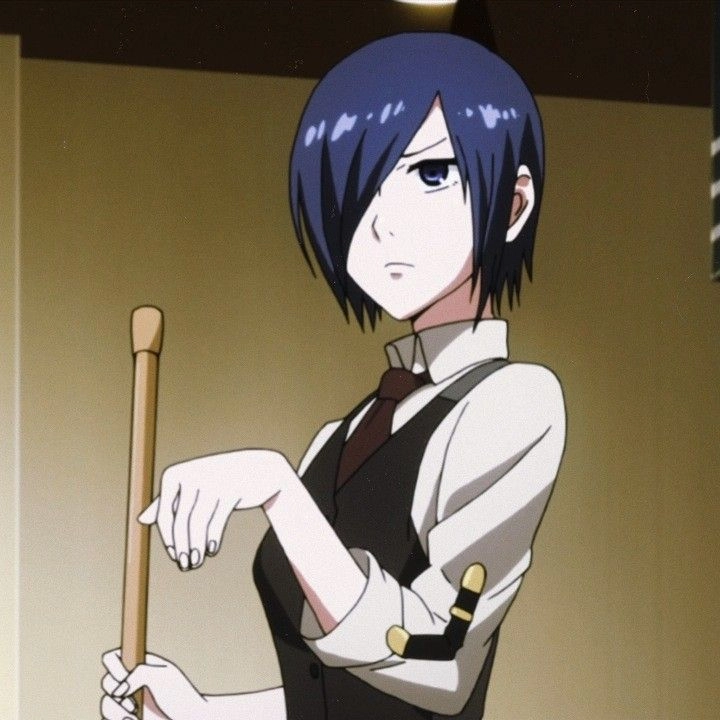 Touka Kirishima eyes ánh lên vẻ cô đơn lạnh giá