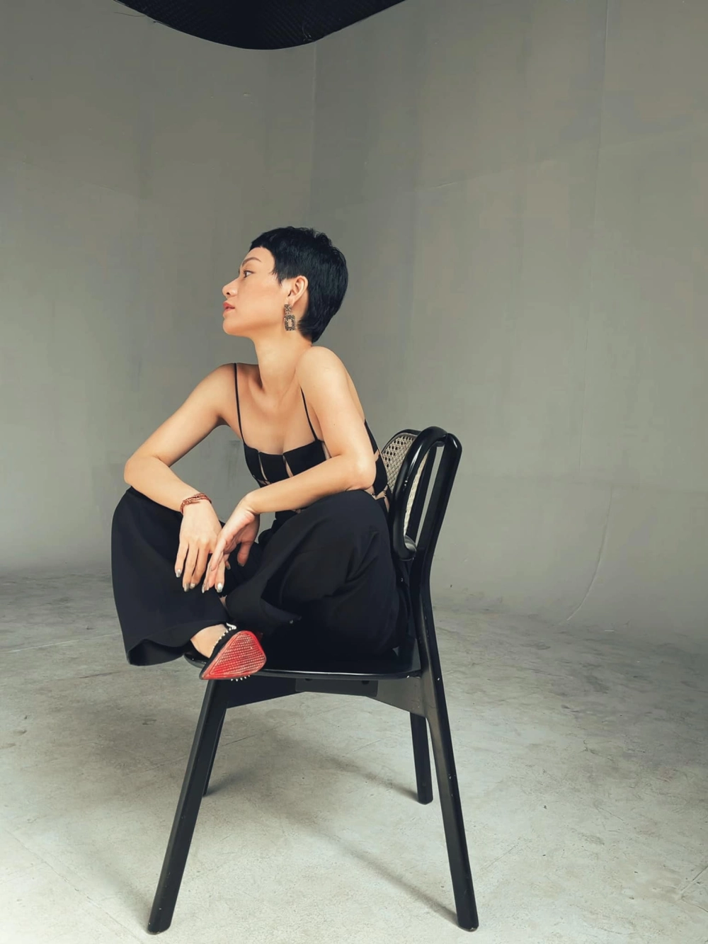 Trà my idol cần lắm là một ca khúc đầy cảm xúc và dễ gây ấn tượng