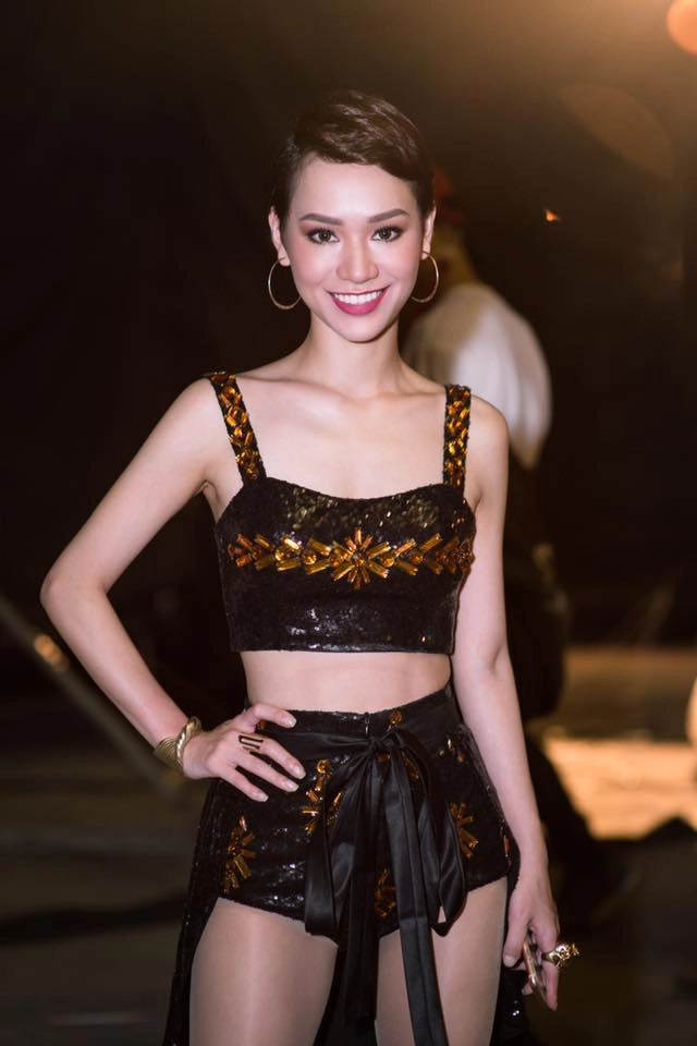 Lắng nghe trà my idol đừng ai nhắc về anh ấy đầy sâu lắng và đầy tâm trạng