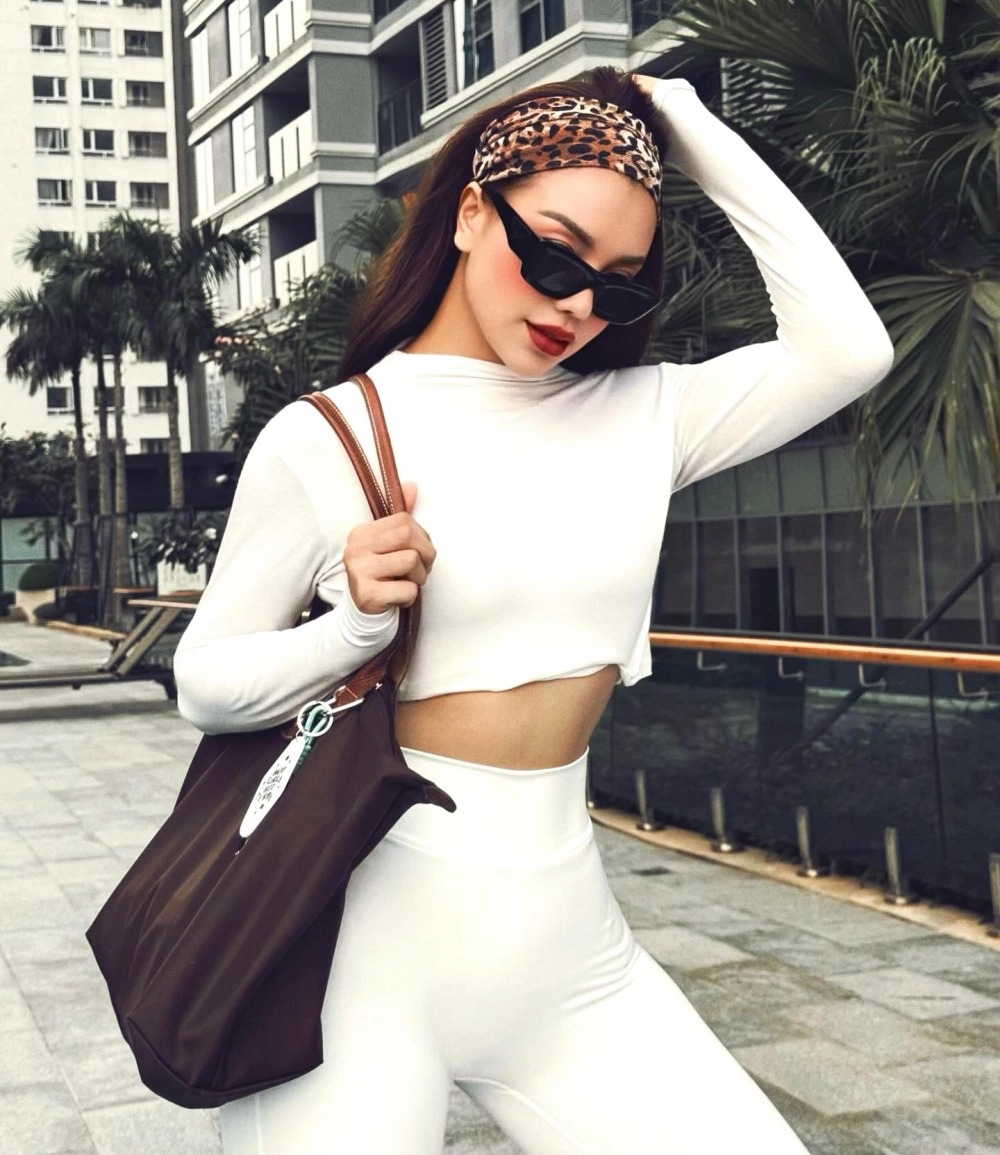 Khám phá những bộ phim Trà Ngọc Hằng đóng phim và vai trò ấn tượng của cô trên màn ảnh.