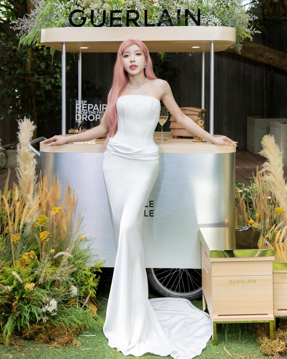 Lắng nghe Trang Pháp rap tiếng Tây Ban Nha và đắm chìm trong nhịp điệu sôi động