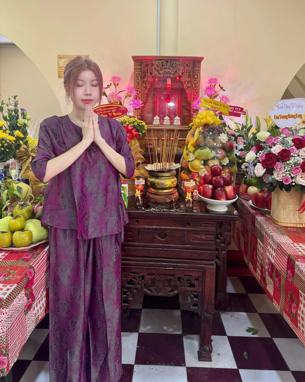 Trang pháp đêm là một ca khúc đậm chất lãng mạn, sâu lắng và đầy cảm xúc.