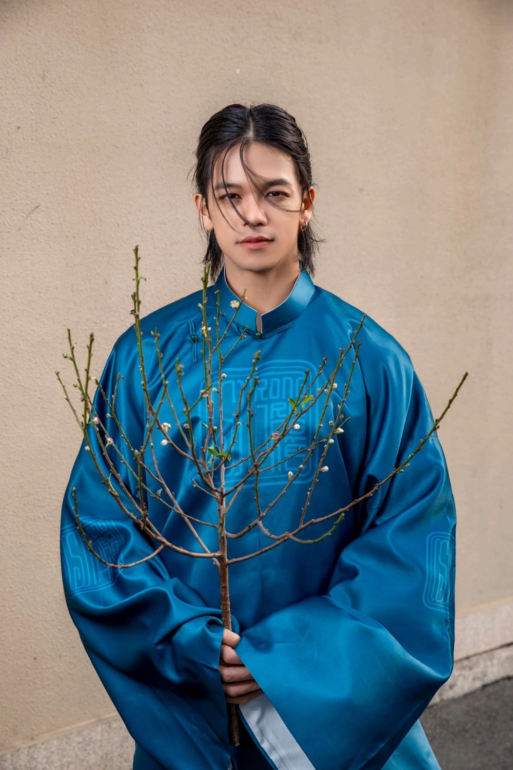Đắm mình trong con đường tôi trọng hiếu lyrics đầy cảm xúc