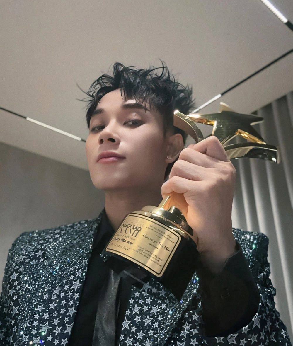 Hát theo từng câu của Chuyện Cũ Bỏ Qua Trúc Nhân Lyrics