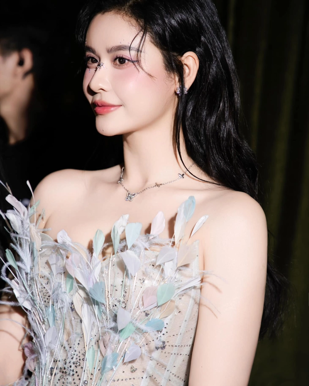Xem phim trương quỳnh anh đóng để hiểu hơn về khả năng diễn xuất đa dạng của cô