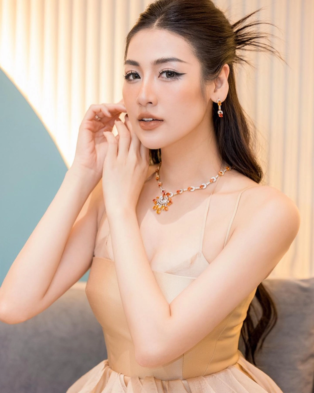 Bông Hoa Đại Đoàn Kết của Tú Anh, múa tuyệt đẹp