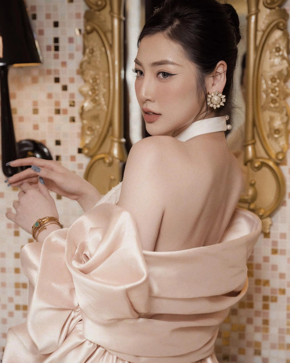 Lời bài hát Bé Tú Anh Chú Ếch Con, vui nhộn