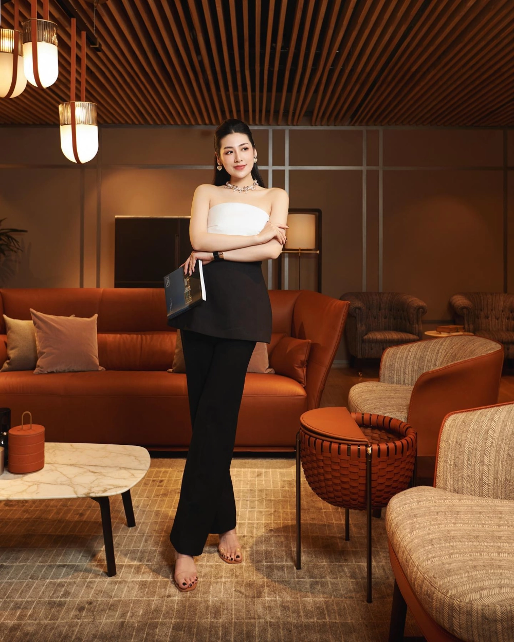 MC Tú Anh, dẫn chương trình duyên dáng chuyên nghiệp