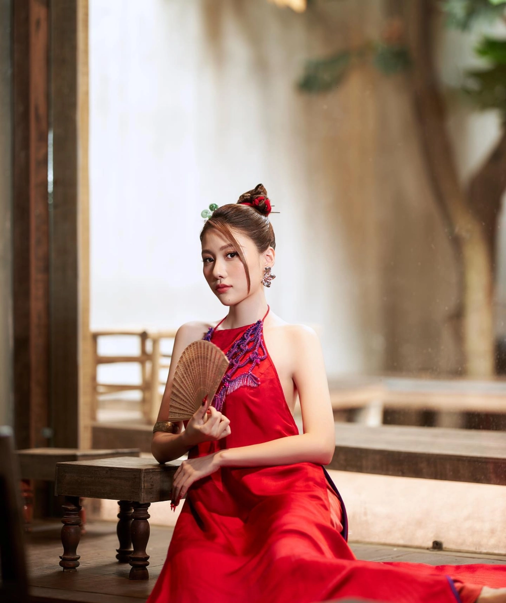 Uyển Ân em gái Trấn Thành gây sốt với nhan sắc và tài năng