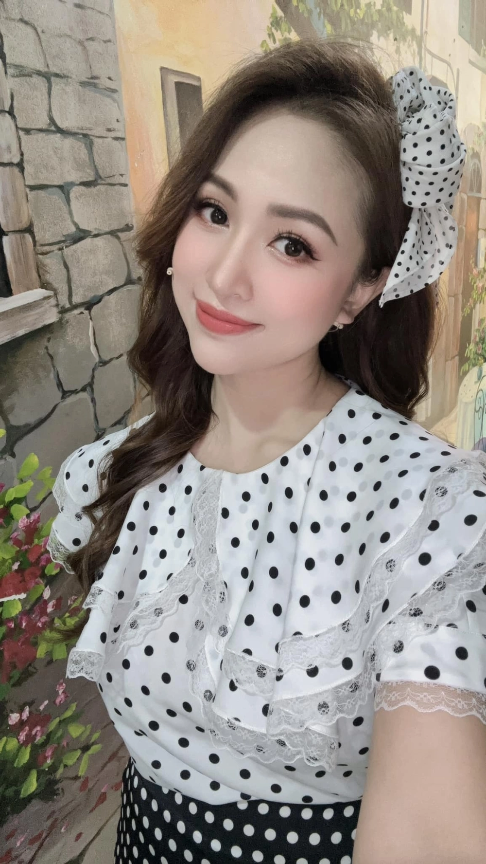 Vân Hugo không ngần ngại chia sẻ về người bạn trai hiện tại, người luôn đồng hành cùng cô