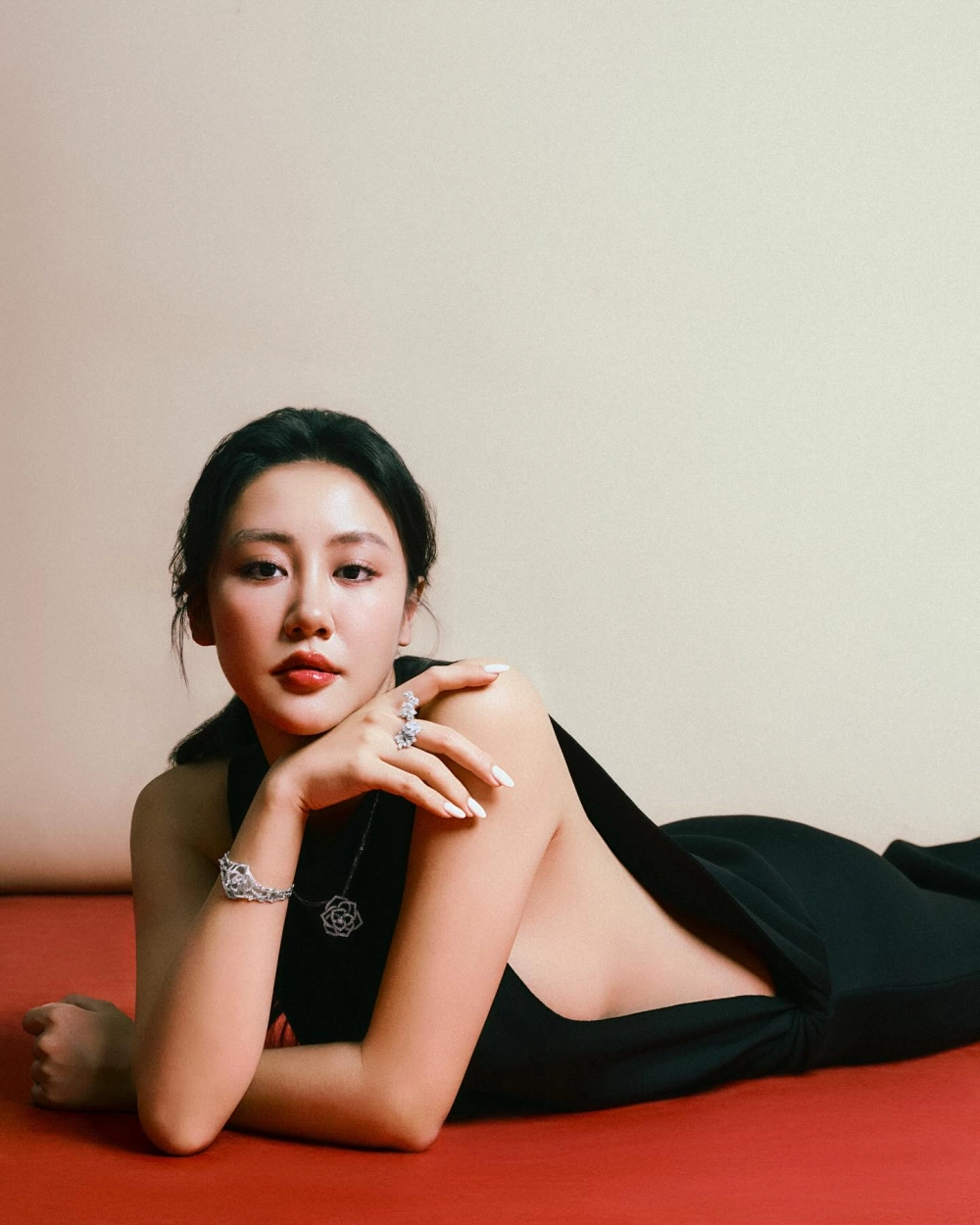 Văn Mai Hương list là danh sách những bài hát nổi bật của cô, dành cho người yêu âm nhạc