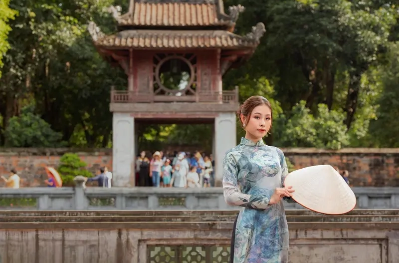 Hình văn miếu quốc tử giám là sự kết hợp hoàn hảo giữa kiến trúc và văn hóa