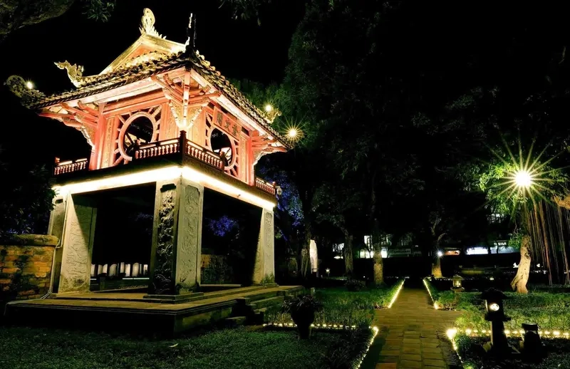 Ngắm nhìn khuê văn các văn miếu quốc tử giám và cảm nhận sự tĩnh lặng tuyệt vời