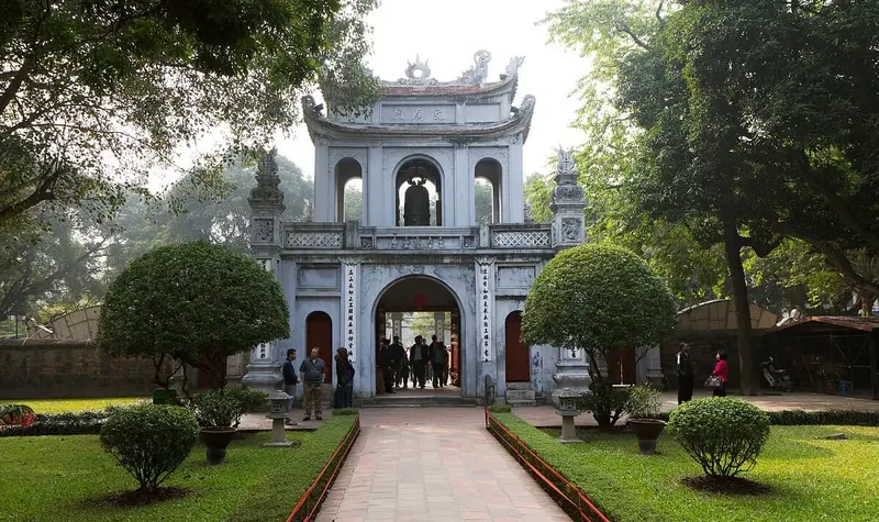 Khám phá vẻ đẹp hình ảnh cổng văn miếu quốc tử giám với những chi tiết tinh tế