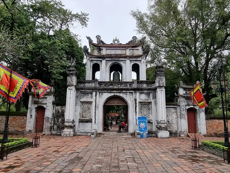 Những cảnh văn miếu quốc tử giám mang lại cảm giác bình yên giữa lòng Hà Nội