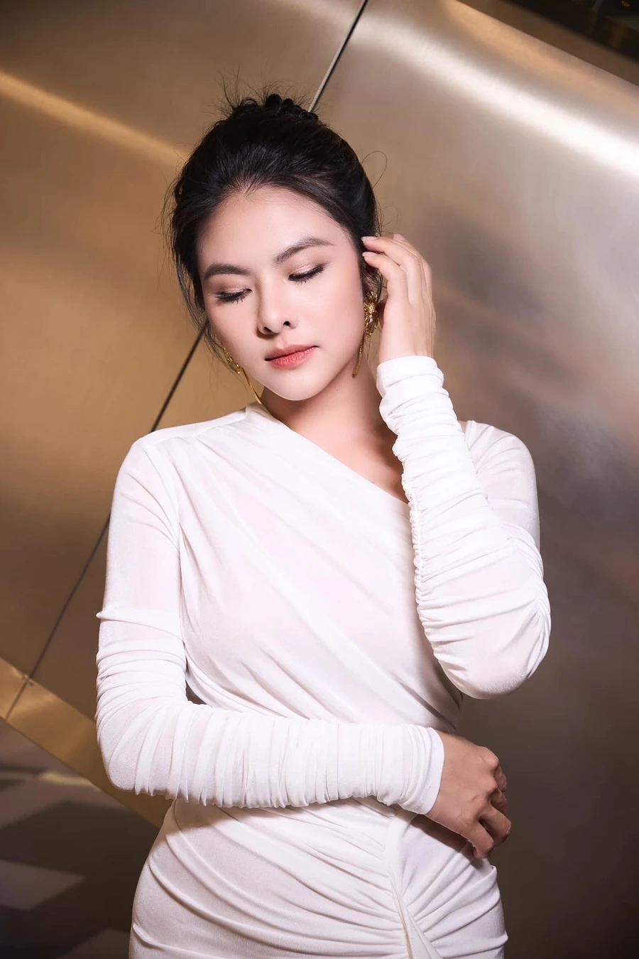 Vân Trang cao bao nhiêu Cùng tìm hiểu về chiều cao lý tưởng của nữ diễn viên