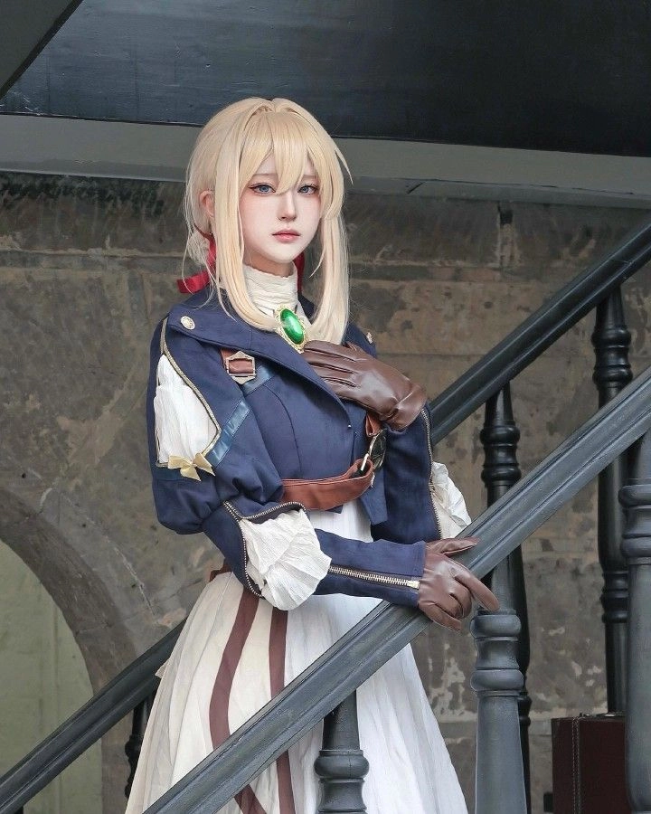 Cosplay Violet Evergarden tái hiện vẻ đẹp dịu dàng