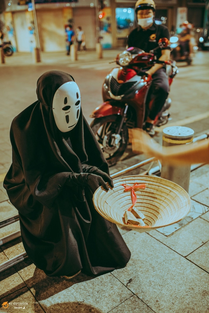 Bộ cosplay vô diện được săn đón mùa Halloween