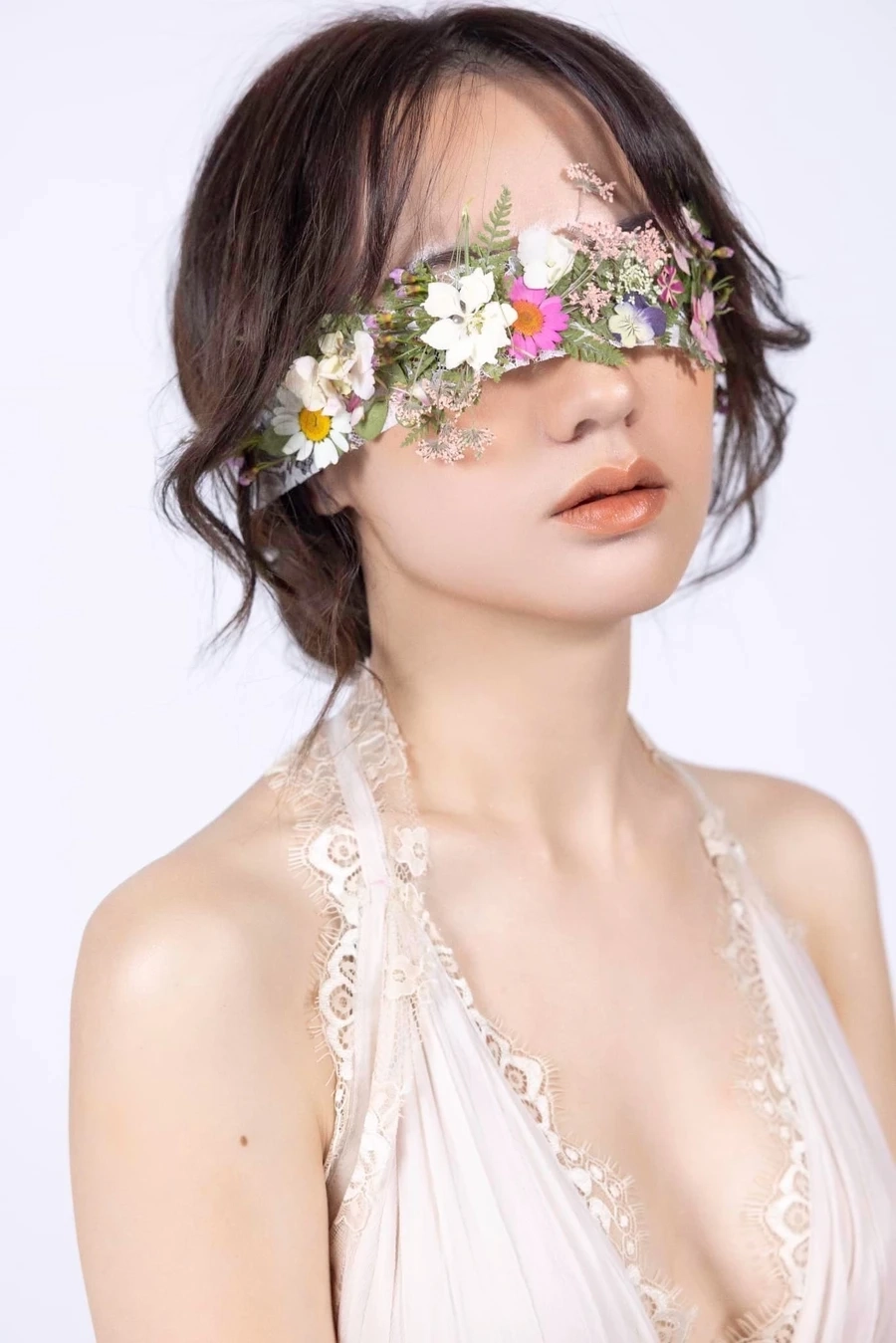 Hình ảnh hậu trường các Xuân Nghi phim mới nhất