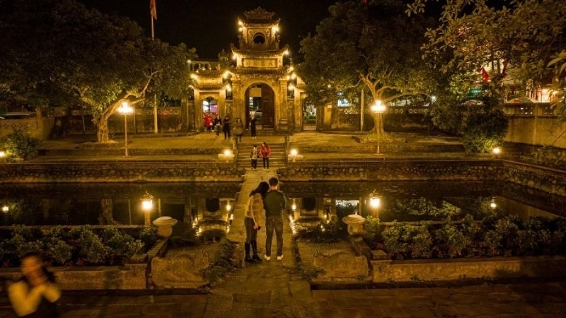 Cảnh quan Chùa Chuông thanh tịnh giữa lòng phố cổ