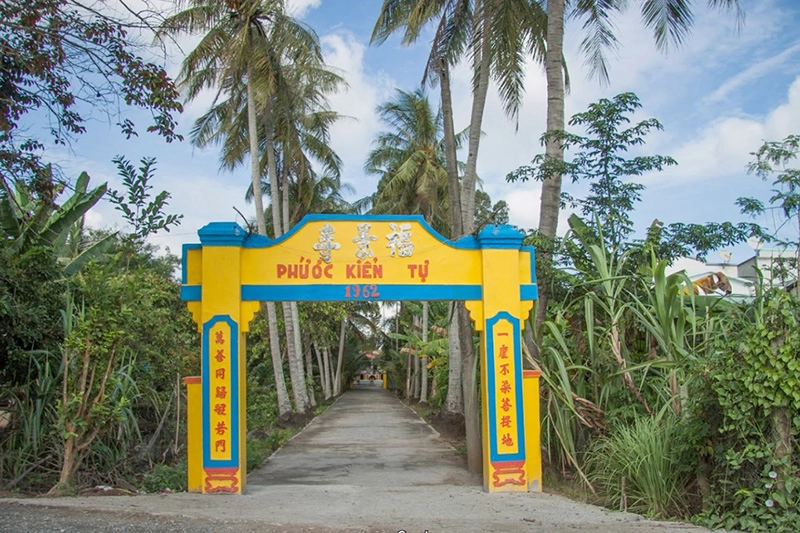 Đôi nét về chùa Lá Sen 