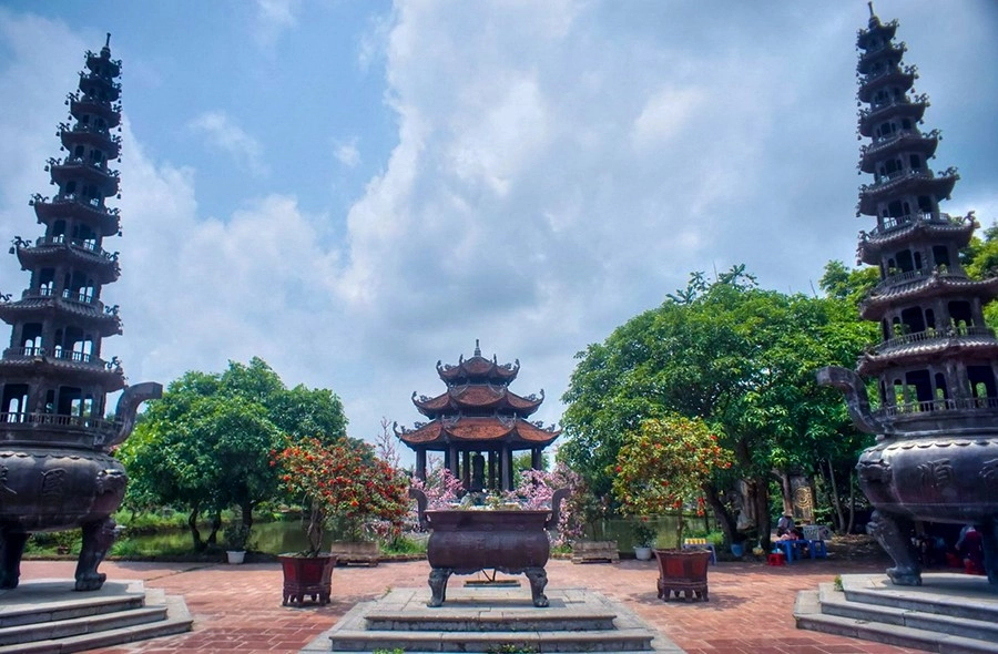 Chùa Nôm Hưng Yên đẹp linh thiêng nổi bật giữa làng