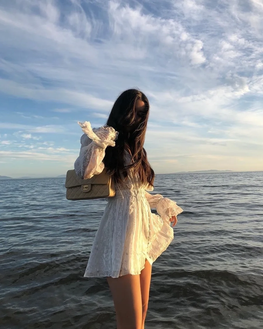 Hình ảnh gái xinh che mặt được chia sẻ nhiều trên mạng xã hội