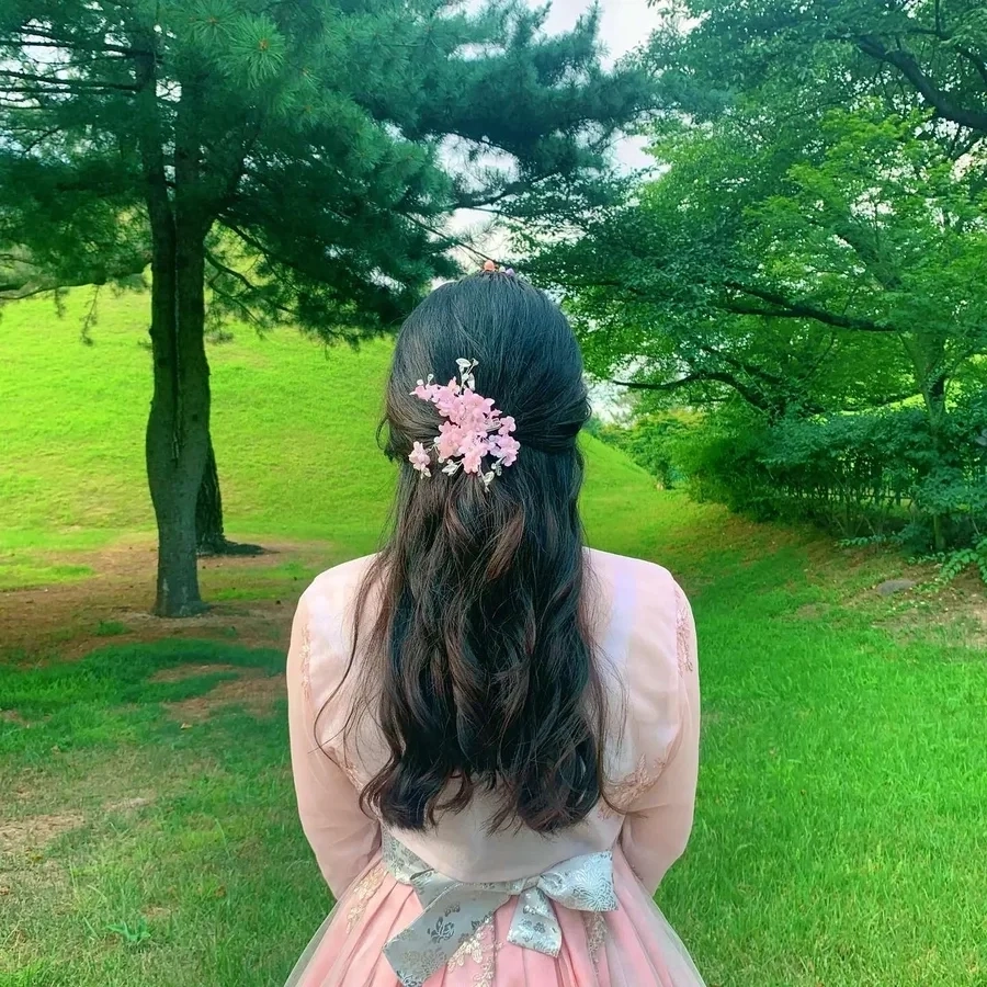 Hinh gai che mat được tìm kiếm nhiều trên các công cụ hình ảnh