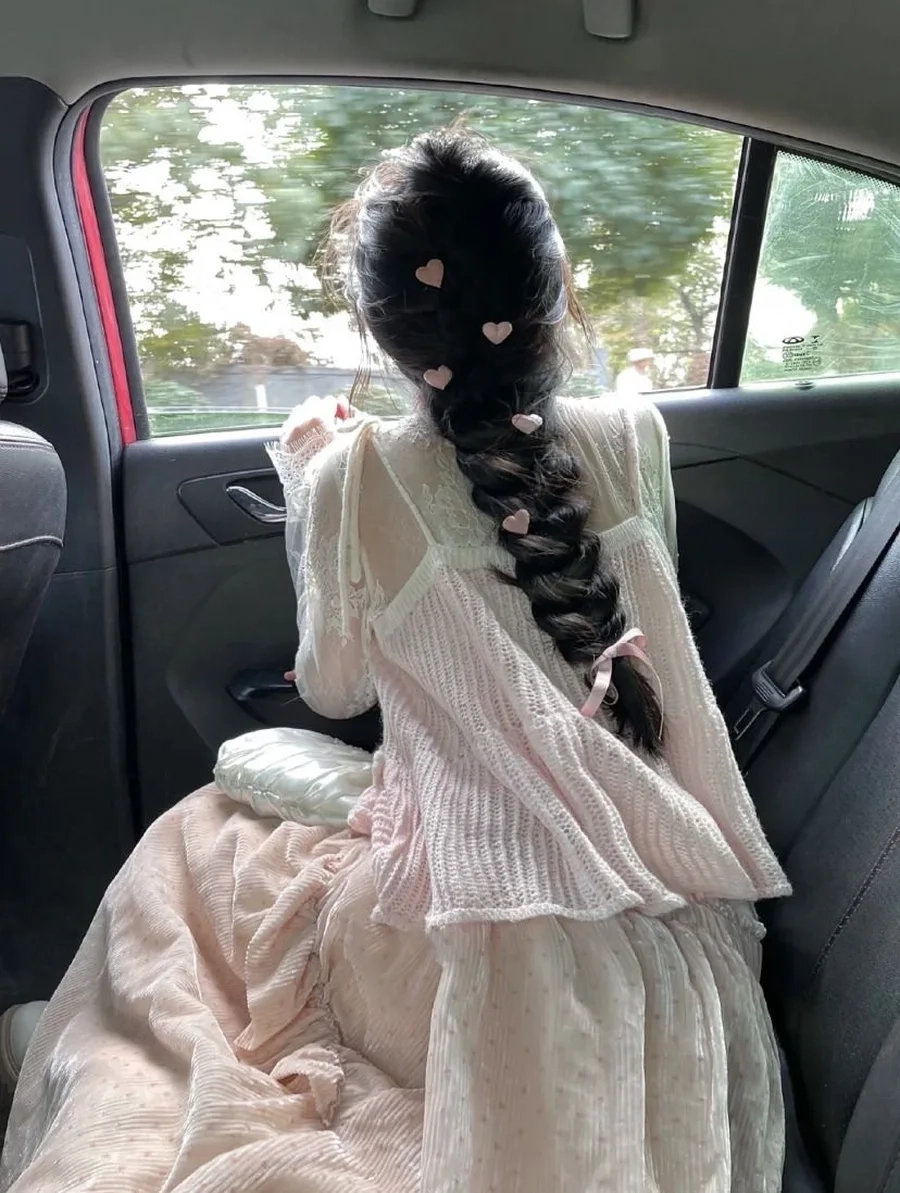 Hình gái đẹp che mặt được yêu thích nhờ vẻ đẹp dịu dàng