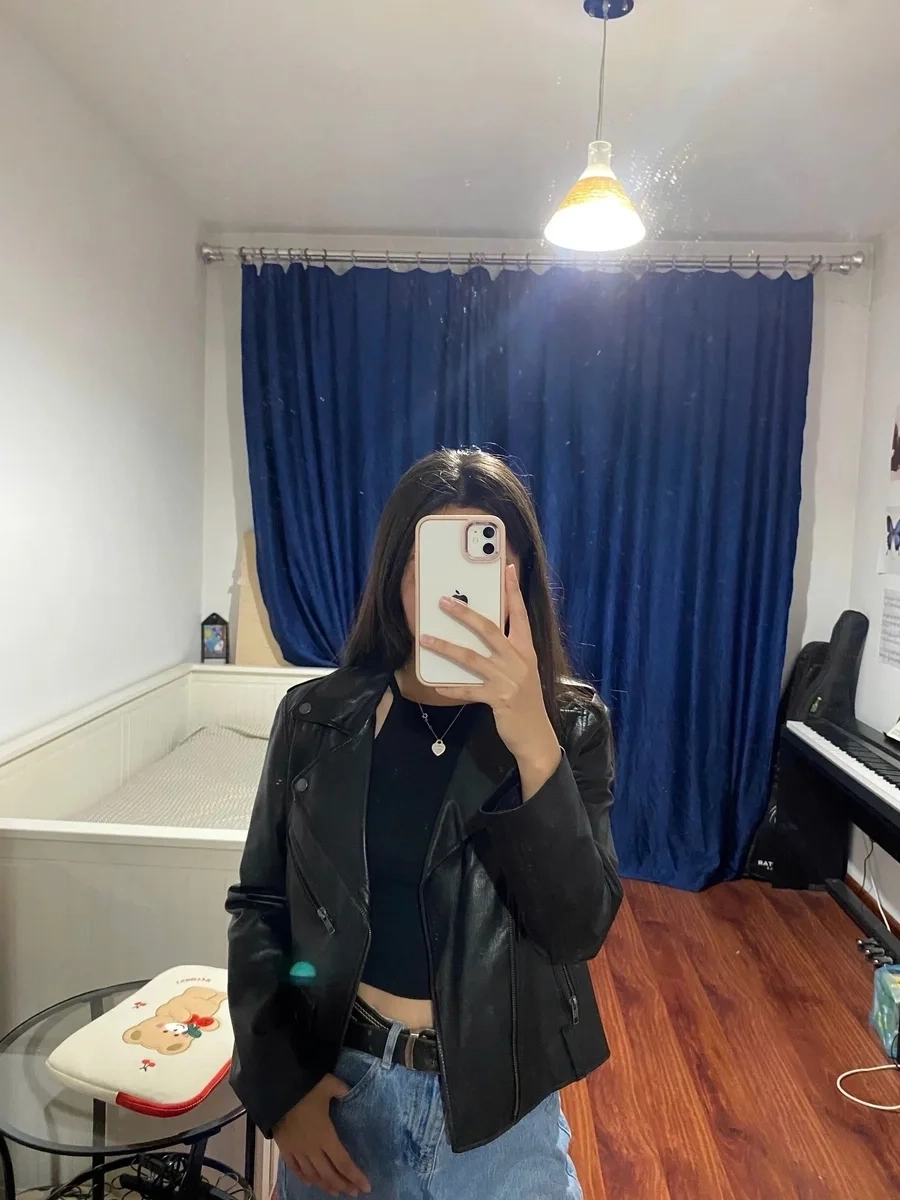 Gái đẹp che mặt ngầu thể hiện phong cách cá tính đầy thu hút