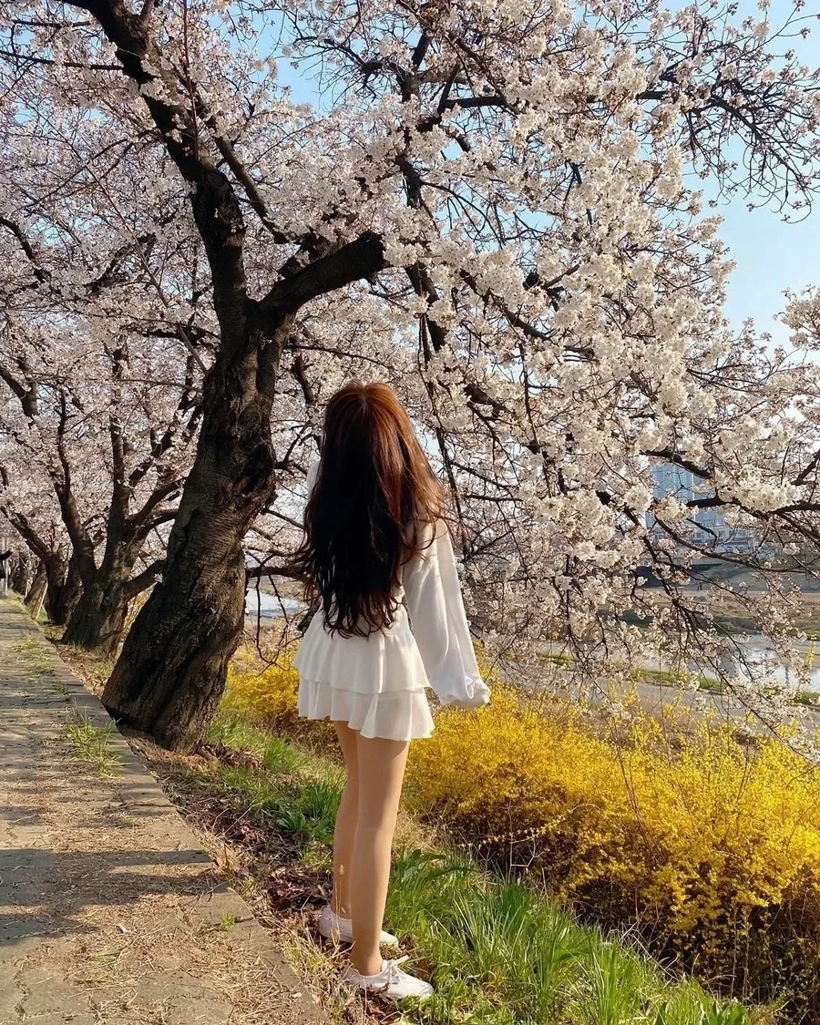 Ảnh gái đẹp che mặt chất thể hiện gu thời trang độc đáo riêng