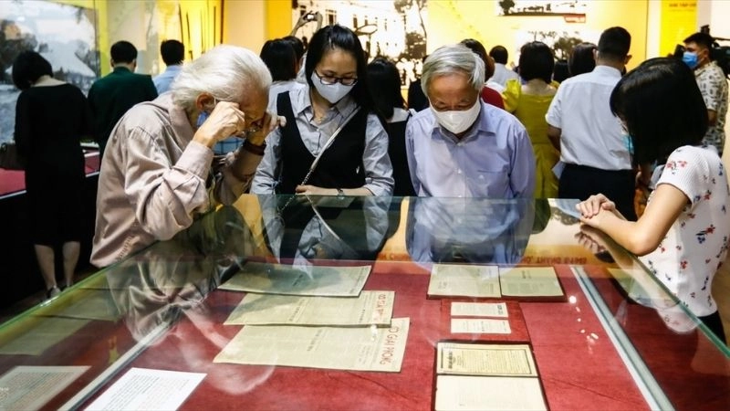 Bảo tàng Lịch sử Việt Nam tham quan tìm về dấu ấn lịch sử