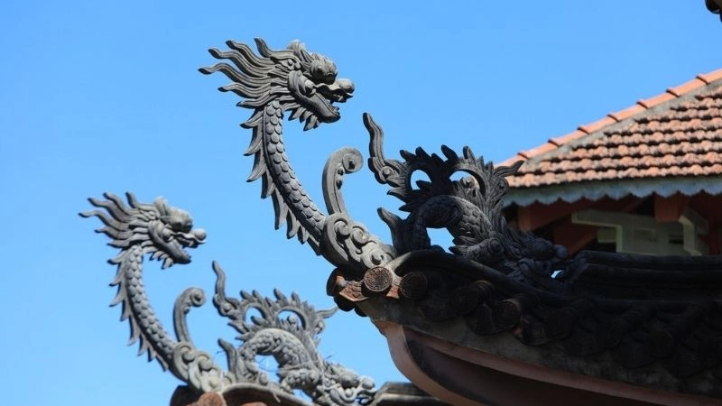 Chùa Bửu Minh đẹp bình yên giữa sắc hoa trà cổ thụ