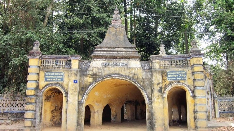 Lịch sử hình thành Chùa Hang Trà Vinh 