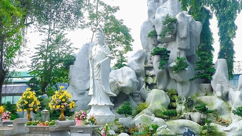 Chùa Hoằng Pháp lễ Phật Đản rực rỡ sắc màu linh thiêng