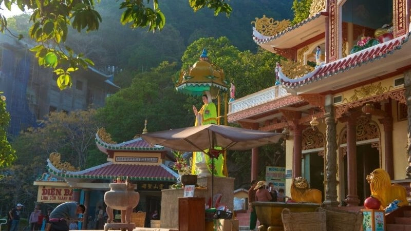 Địa chỉ chùa Linh Sơn Tiên Thạch thuận tiện cho khách viếng thăm