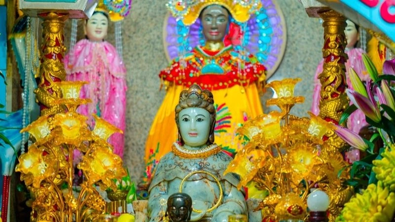 Hình ảnh chùa Linh Sơn Tiên Thạch uy nghi giữa thiên nhiên