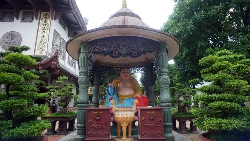 Chùa Nam Thiên Nhất Trụ ở đâu tọa lạc giữa thành phố sầm uất