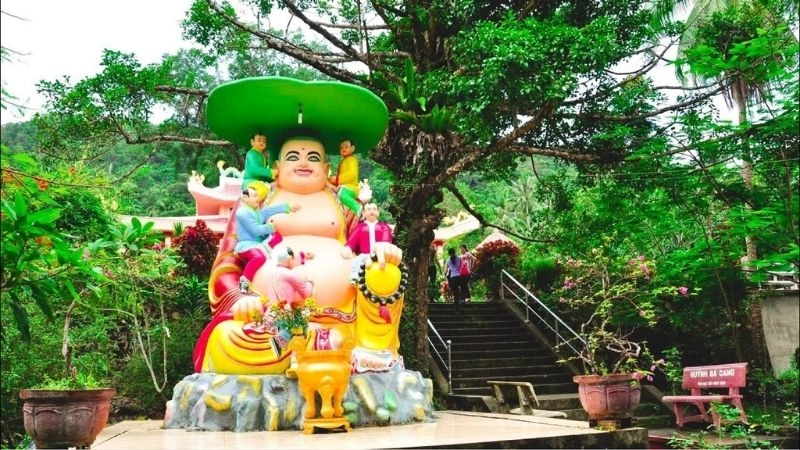 Hình ảnh độc đáo của chùa Sư Muôn